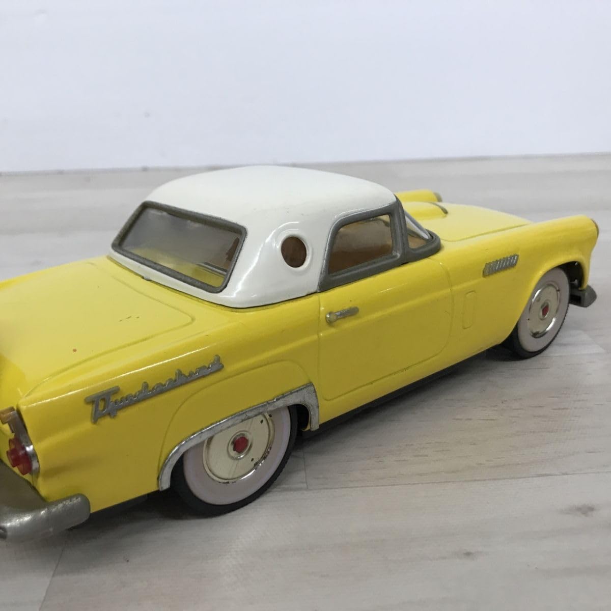 ブリキ　車　約27cm mf 203 sedan2台セット　サンダーバード風 ブリキ 車 約27cm mf 203 sedan2台セット サンダーバード風